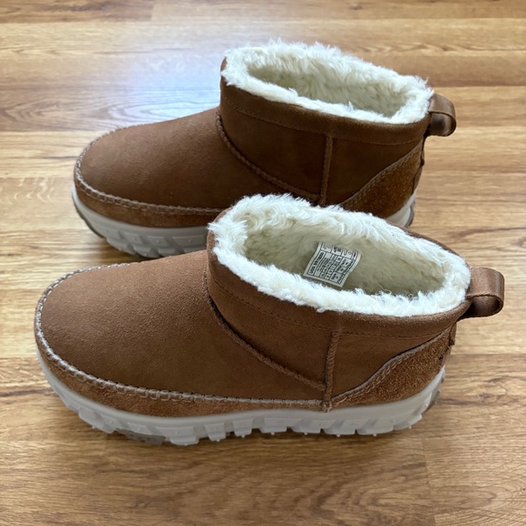 UGG Women’s Venture Daze Ultra Mini boots - Picture 12 of 12